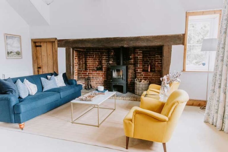 winter-breaks-accommodation-farmhouse-bedfordshire-fireplace